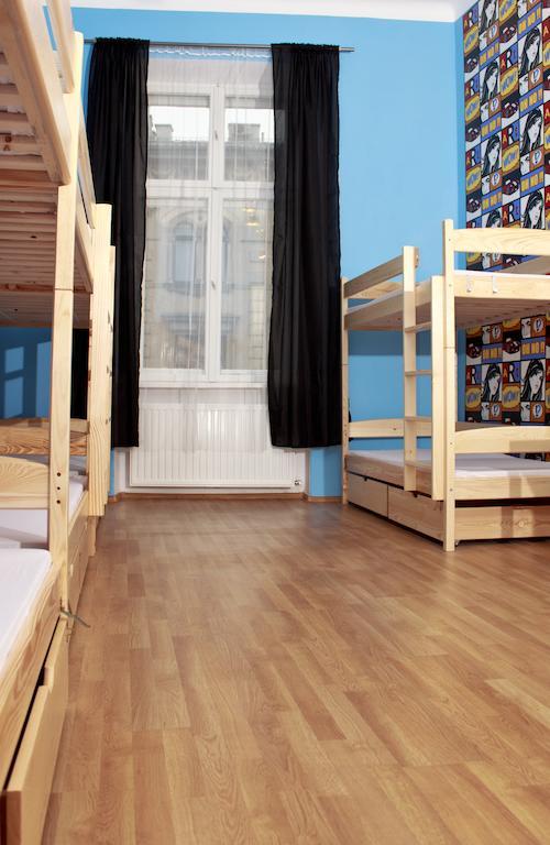 Pillows Party Hostel Cracovie Chambre photo